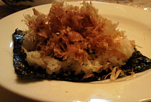 鰹節を載せる